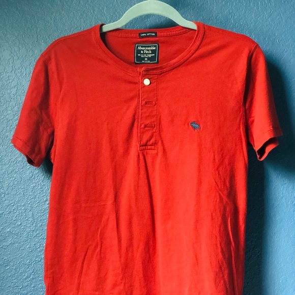 Abercrombie & Fitch TShirt - Picture 1 of 3